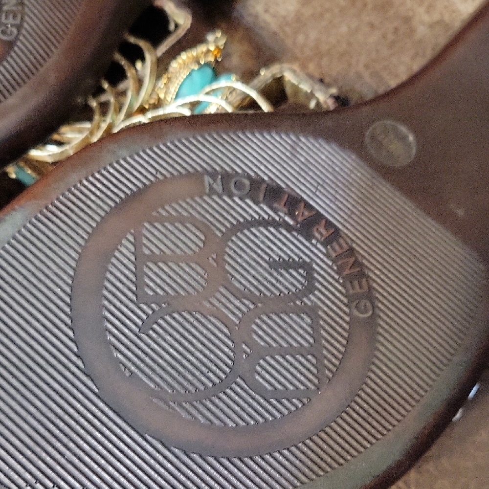 BCBG Brown Sandals with Turquoise and Gold, Call Out,  Scratches Size 7.5 (408) - Picture 6 of 12